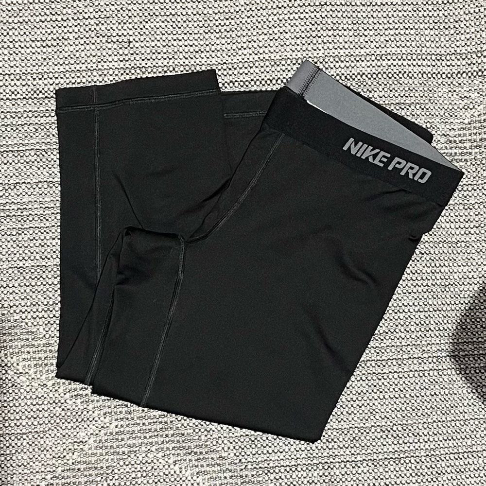 Nike pro capri leggings